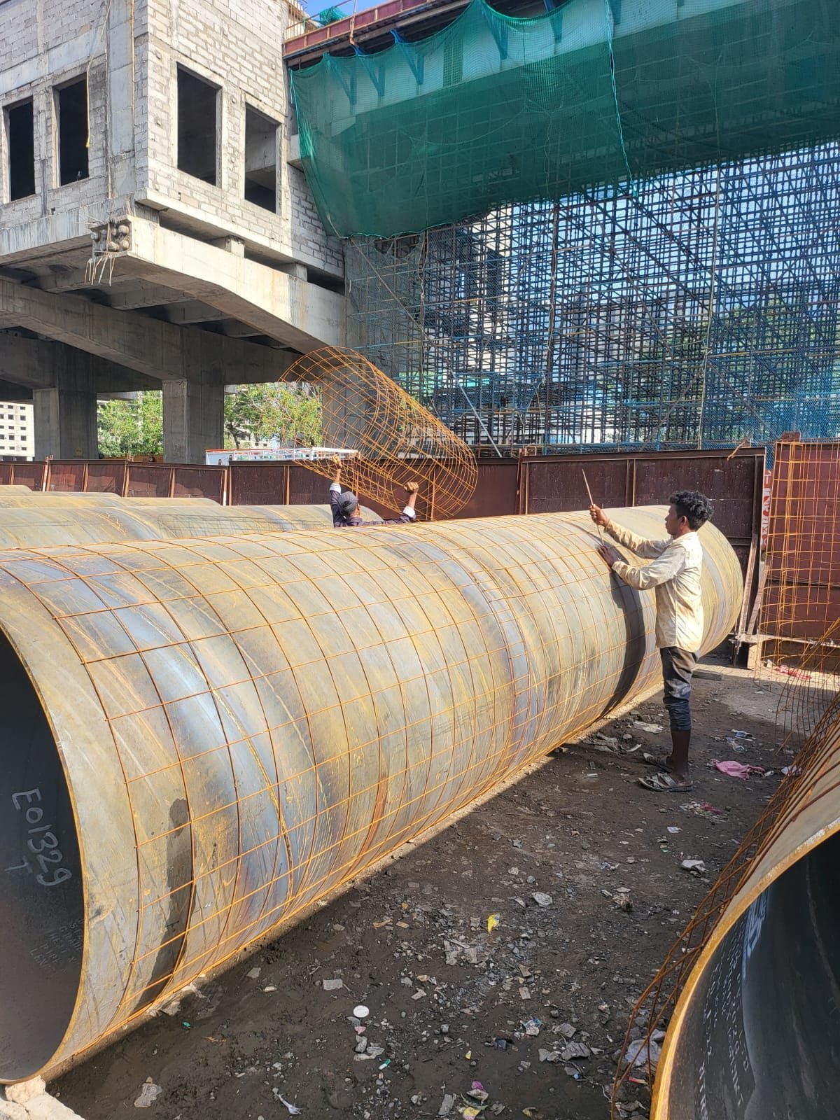 RCC utility chamber and valve pit construction